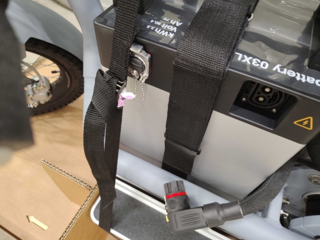 1401730-3 Elmotorcykel – Ridecake Ösa+ grey EU, 90 km/h, 111 km räckvidd