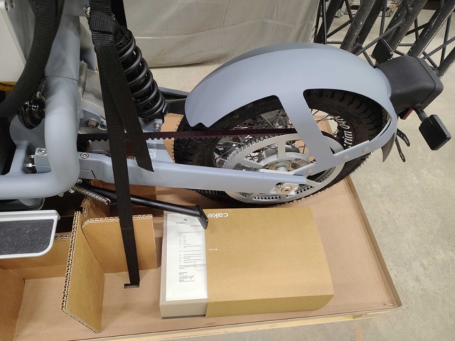 1401730-4 Elmotorcykel – Ridecake Ösa+ grey EU, 90 km/h, 111 km räckvidd