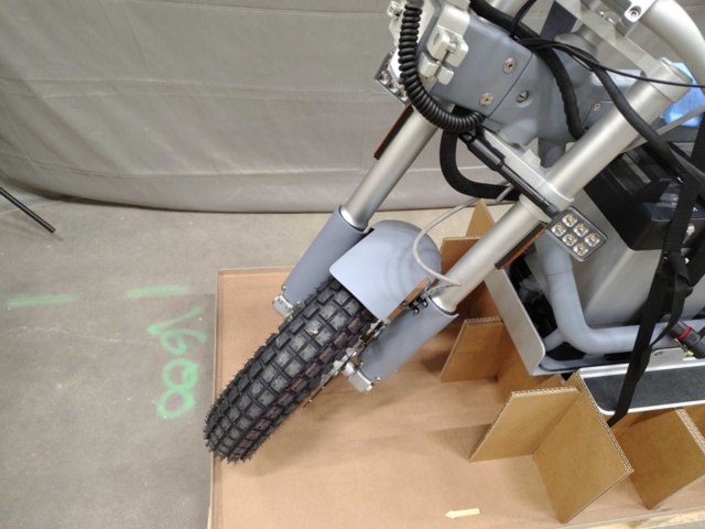 1401730-5 Elmotorcykel – Ridecake Ösa+ grey EU, 90 km/h, 111 km räckvidd