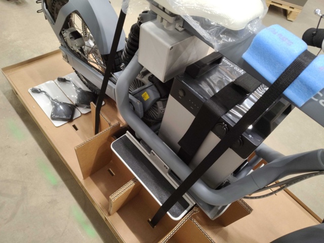 1401730-7 Elmotorcykel – Ridecake Ösa+ grey EU, 90 km/h, 111 km räckvidd