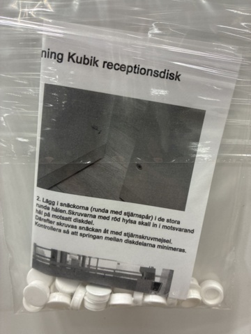 1461704-3 2 st Receptionsdiskar 1 sits, vita