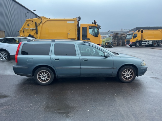 1351372-6 Volvo V70 2.4 Manuell, 140hk, -2002