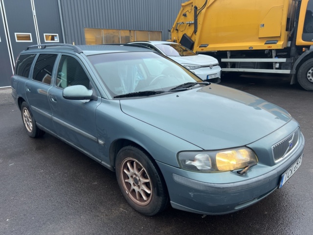 1351372-7 Volvo V70 2.4 Manuell, 140hk, -2002