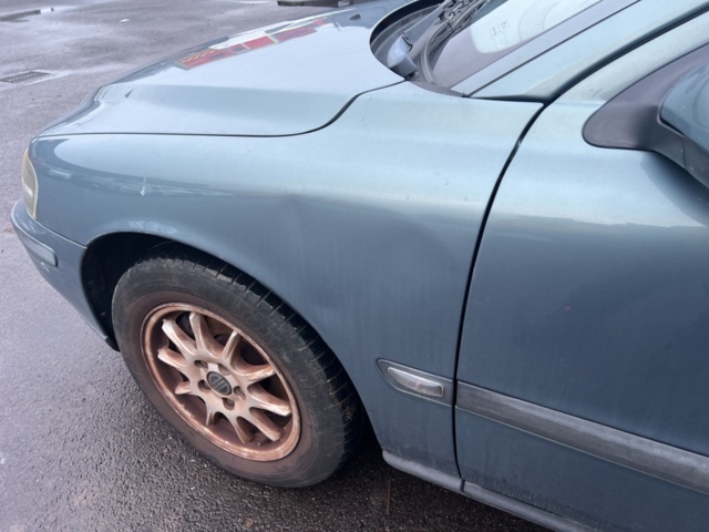 1351372-9 Volvo V70 2.4 Manuell, 140hk, -2002