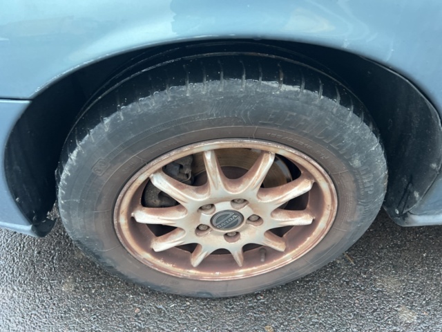 1351372-16 Volvo V70 2.4 Manuell, 140hk, -2002