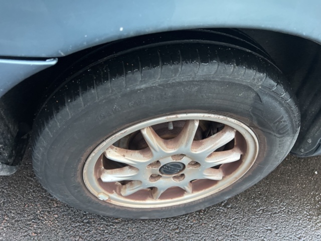 1351372-18 Volvo V70 2.4 Manuell, 140hk, -2002