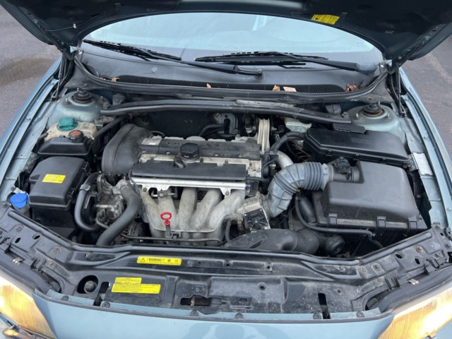 1351372-19 Volvo V70 2.4 Manuell, 140hk, -2002