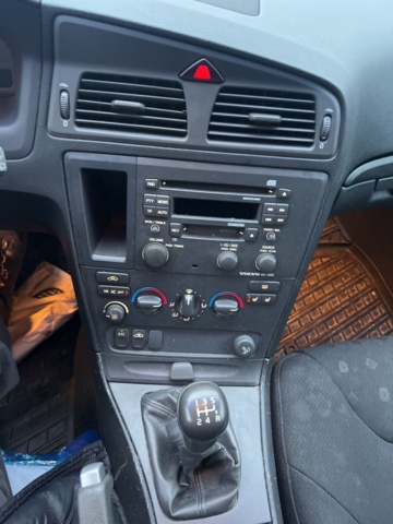 1351372-25 Volvo V70 2.4 Manuell, 140hk, -2002