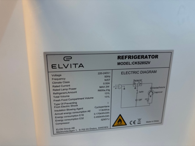1442245-3 Kylskåp ELVITA, micro Samsung, kaffebryggare, vattenkokare