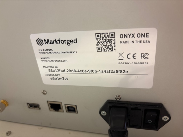 1442250-3 3D-skrivare Markoforged onyx
