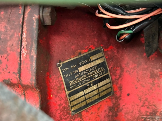 1407998-24 Tractor with forestry trailer & HIAB crane - BM Volvo Boxer 350 -1963