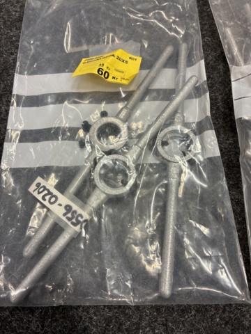 1461742-2 Thread cutters/Thread holders