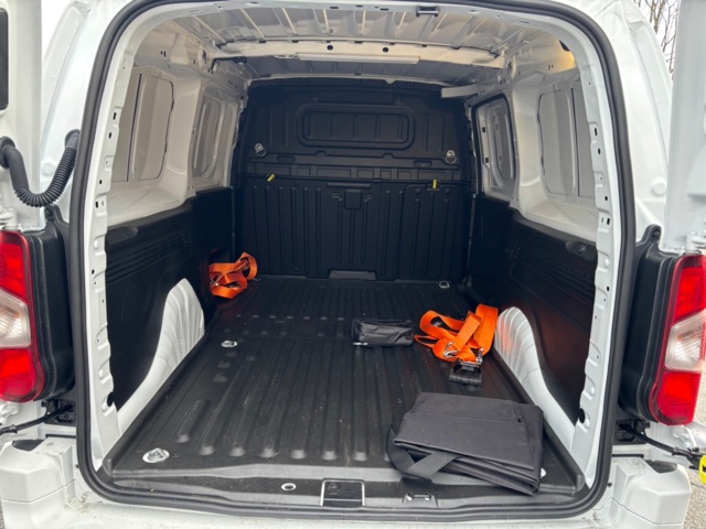 918919-15 Opel Combo Van L2 1.5 BlueHDi 130 EAT, 131hp, 2025