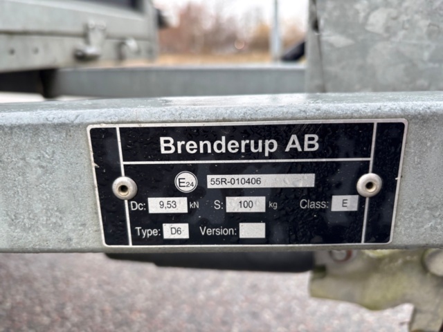 918920-10 Trailer - Thule B02