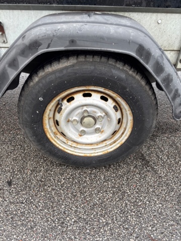 918920-12 Trailer - Thule B02