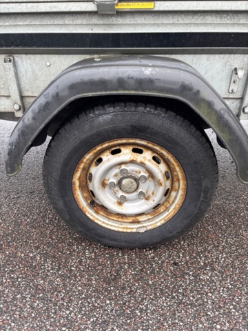 918920-13 Trailer - Thule B02