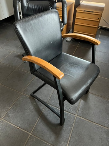 1426838-9 Office furniture - Desks, chairs, shelves, etc.