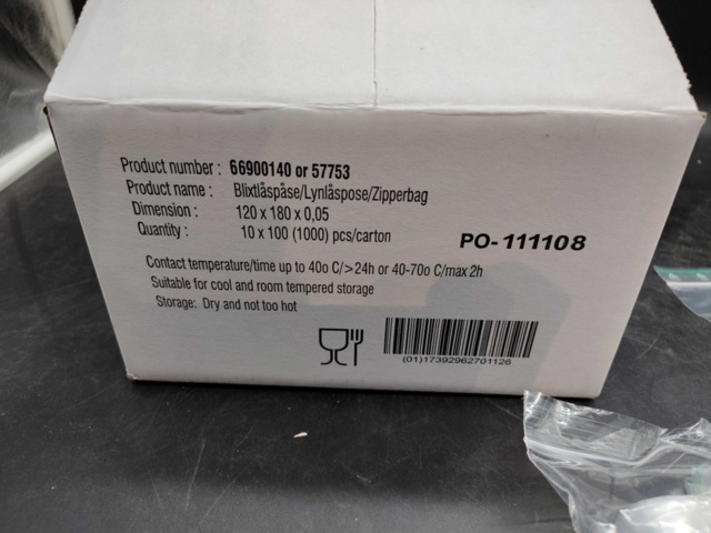 1462072-3 Ziplock bag, 4 pcs 1000-pack, without writing field (120x180x0.05)