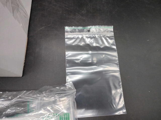 1462072-4 Ziplock bag, 4 pcs 1000-pack, without writing field (120x180x0.05)