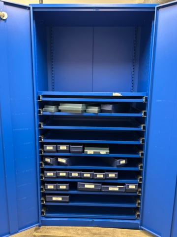 1461547-2 Sheet metal cabinet with code lock