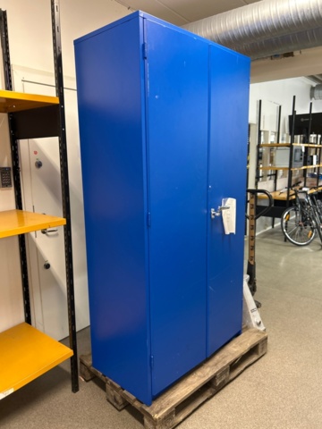 1461547-4 Sheet metal cabinet with code lock