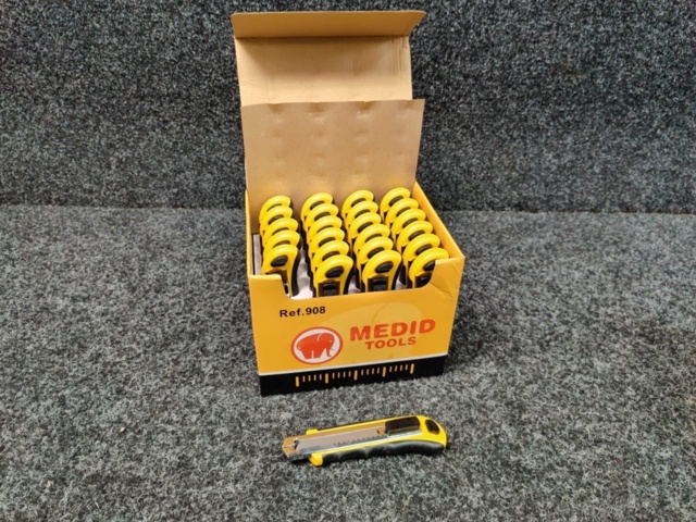 1441038-1 24 st Brytknivar Medid