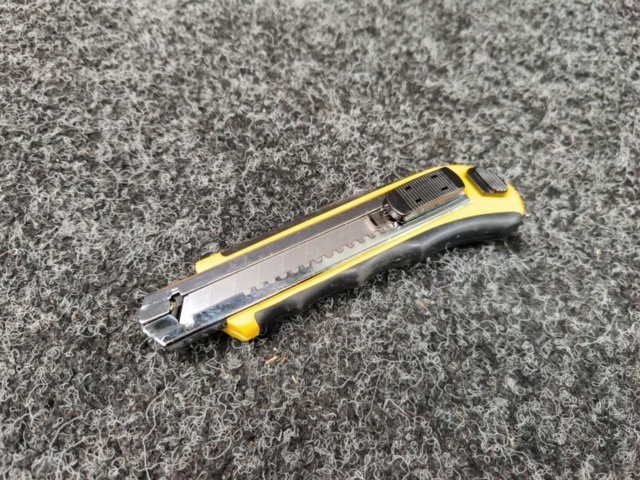 1441038-4 24 st Brytknivar Medid