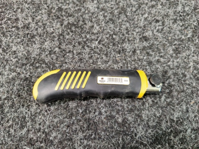 1441038-5 24 st Brytknivar Medid