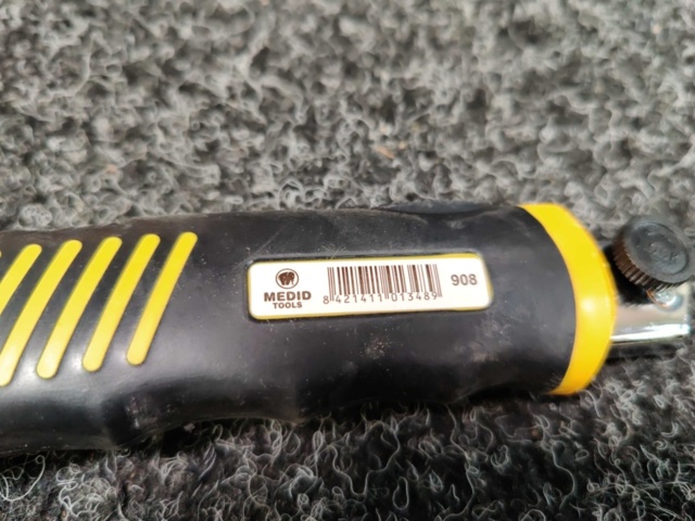 1441038-6 24 st Brytknivar Medid