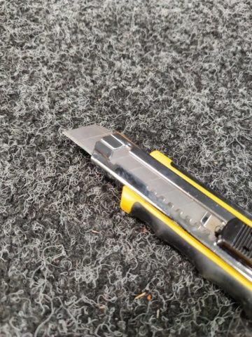 1441038-7 24 st Brytknivar Medid