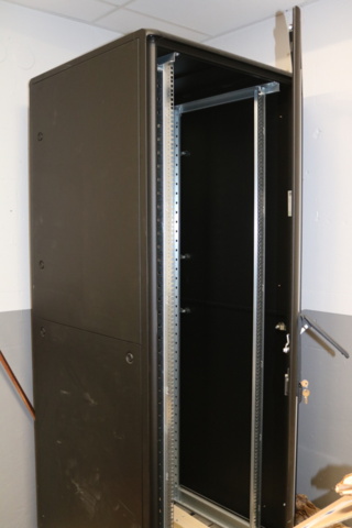1416733-6 IT-Serverskåp ENOC 800x800x2000 (Nytt)