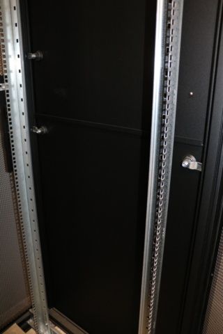 1416733-9 IT-Serverskåp ENOC 800x800x2000 (Nytt)