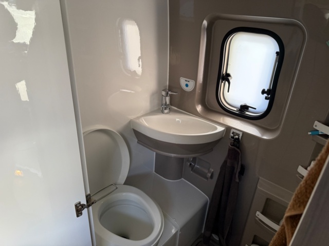 1460235-16 Hobby Vantana K 65 ET ONTOUR EDITION Long bed 2022