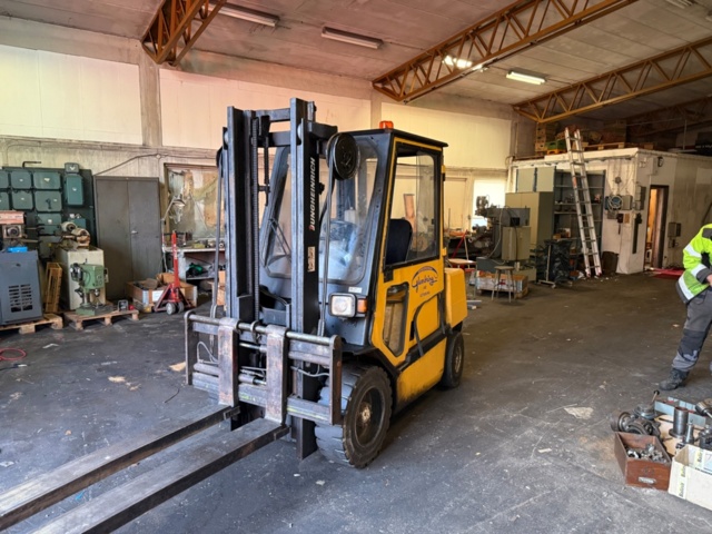 1460237-1 Motviktstruck Yale DFG 30 1995  "3000kg"