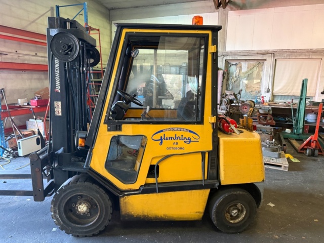 1460237-2 Motviktstruck Yale DFG 30 1995  "3000kg"