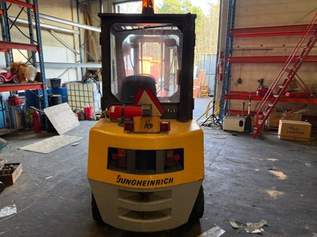 1460237-4 Motviktstruck Yale DFG 30 1995  "3000kg"