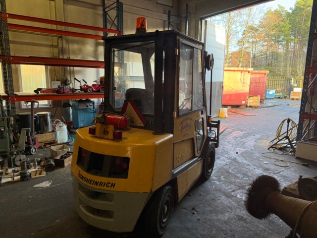 1460237-5 Motviktstruck Yale DFG 30 1995  "3000kg"