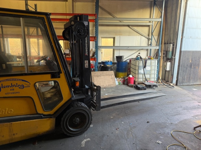 1460237-7 Motviktstruck Yale DFG 30 1995  "3000kg"