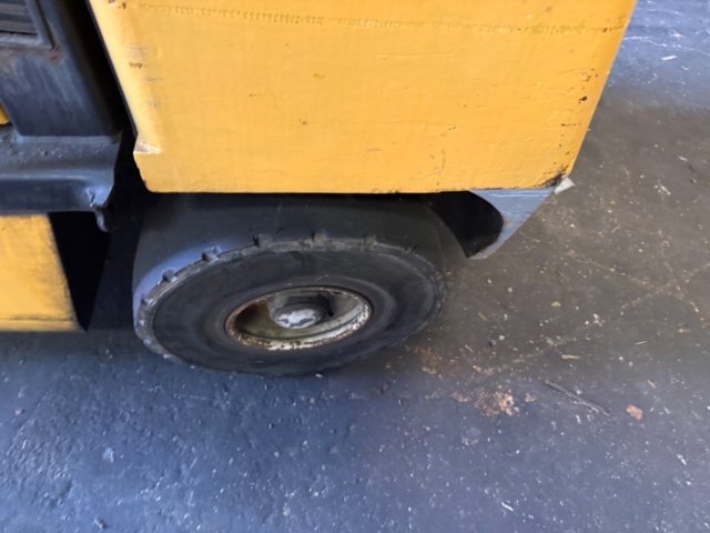 1460237-20 Motviktstruck Yale DFG 30 1995  "3000kg"