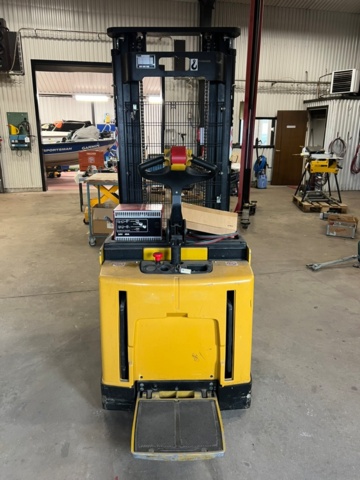 1426851-4 Articulated stacker Yale MS12x-34