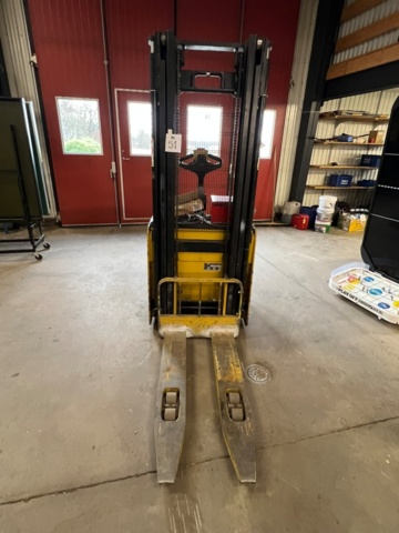 1426851-7 Articulated stacker Yale MS12x-34