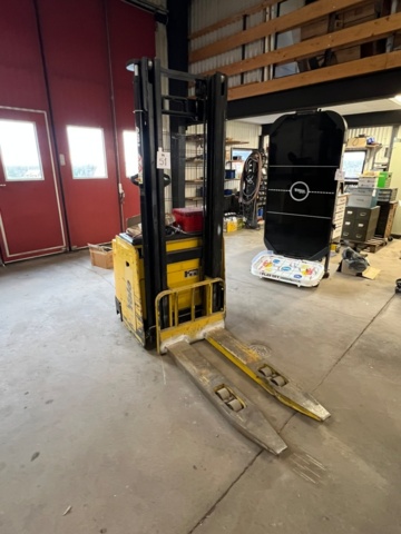 1426851-8 Articulated stacker Yale MS12x-34