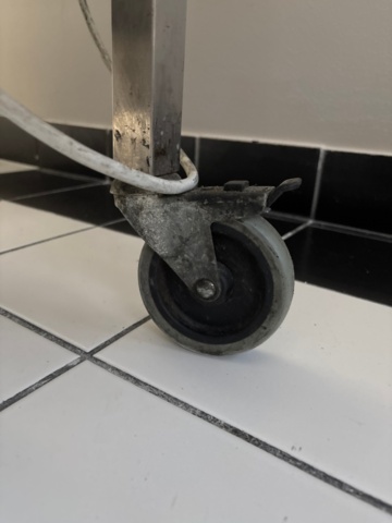 1442263-3 Refrigerated buffet on wheels