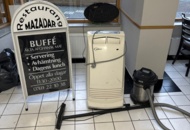 1442264 Portable AC, sidewalk speaker and vacuum cleaner