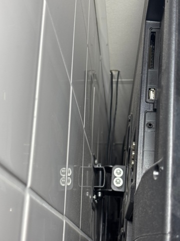 1442266-2 Monitors 3 pcs - Andersson 42"