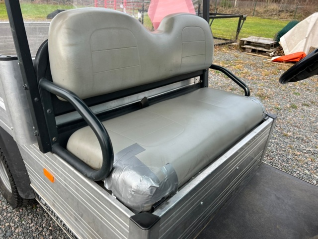 1426884-11 Electric transport vehicle Club Car Carryall 500