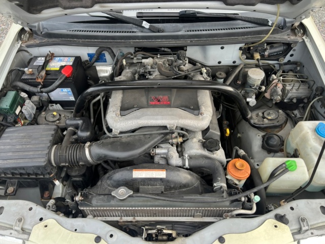 1426885-16 Suzuki Grand Vitara 5-door 2.5 4WD Manual, 144hp, -2000