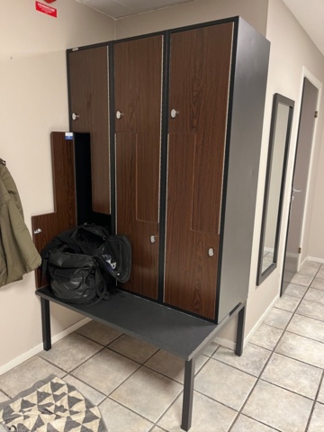 1351380-4 Omklädningsskåp - Lokker