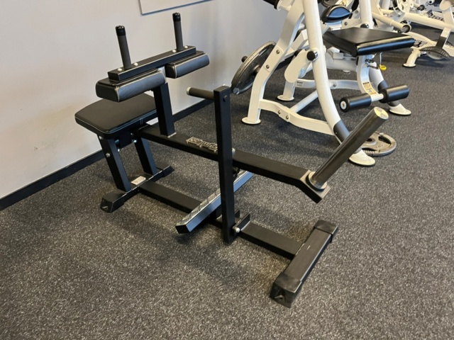 1351383-2 Seated calf press - Gymleco