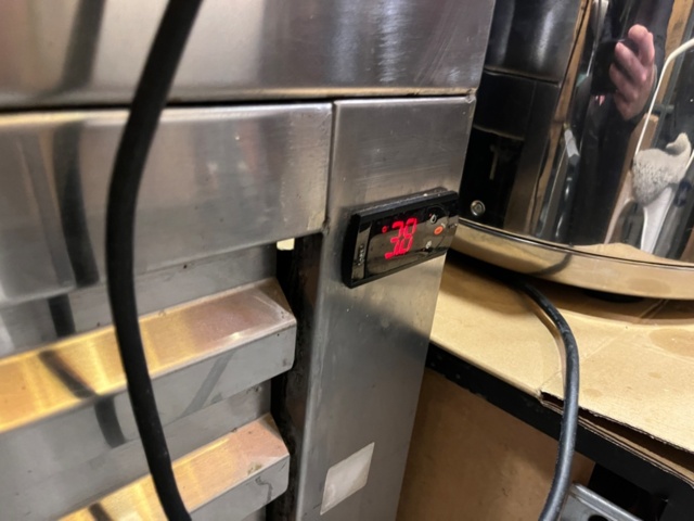 1462394-4 Displaydisk med glasfront